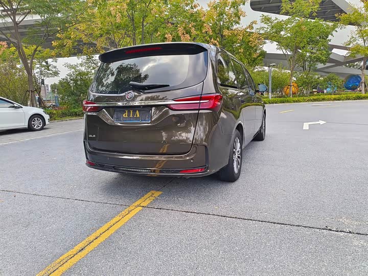 Фото 16 - Buick GL8 ES