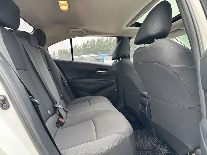 Фото 11 - Toyota Corolla