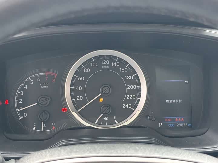 Фото 12 - Toyota Corolla