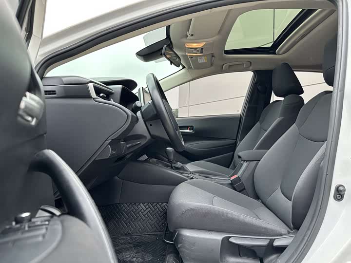 Фото 7 - Toyota Corolla