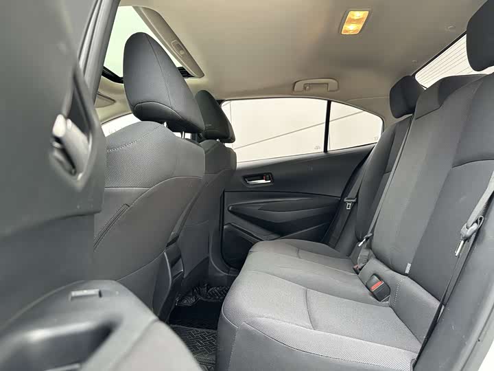 Фото 8 - Toyota Corolla