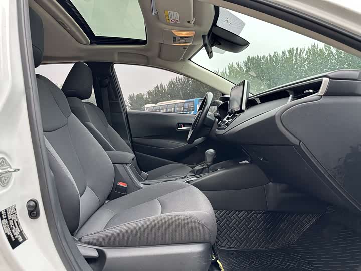 Фото 9 - Toyota Corolla