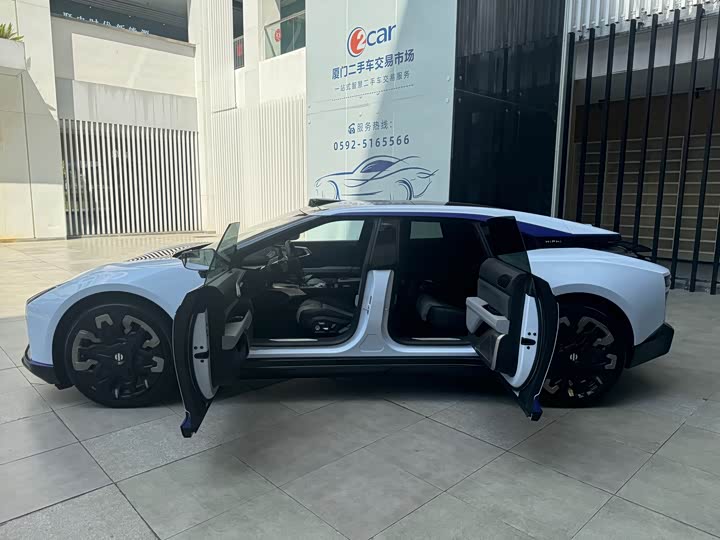 Фото 10 - HiPhi Z