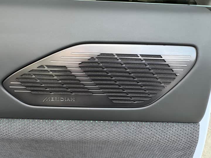 Фото 13 - HiPhi Z