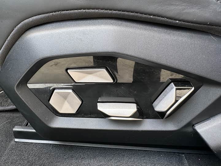 Фото 16 - HiPhi Z