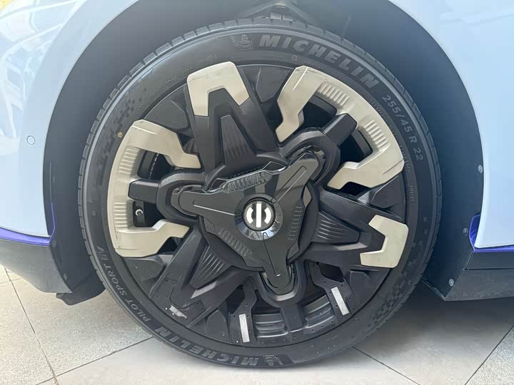 Фото 17 - HiPhi Z