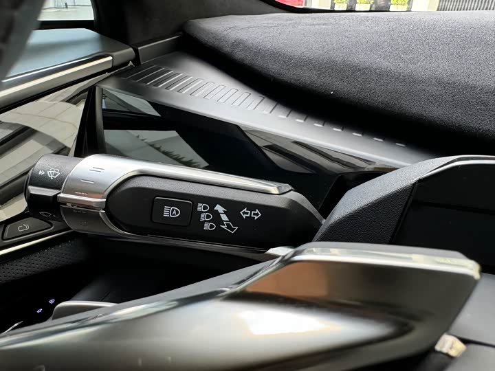 Фото 24 - HiPhi Z