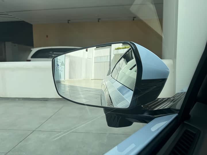 Фото 25 - HiPhi Z