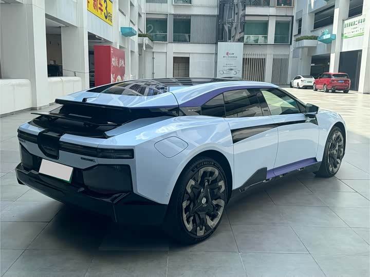 Фото 7 - HiPhi Z