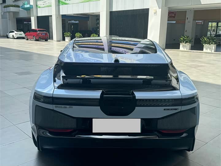 Фото 8 - HiPhi Z