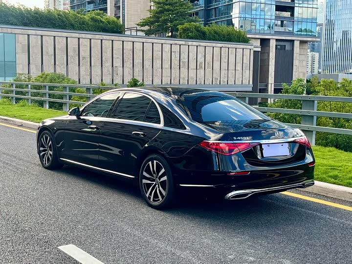 Фото 4 - Mercedes-Benz S-Class