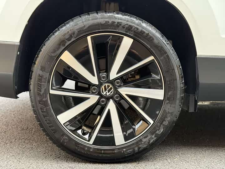 Фото 10 - Volkswagen Tharu