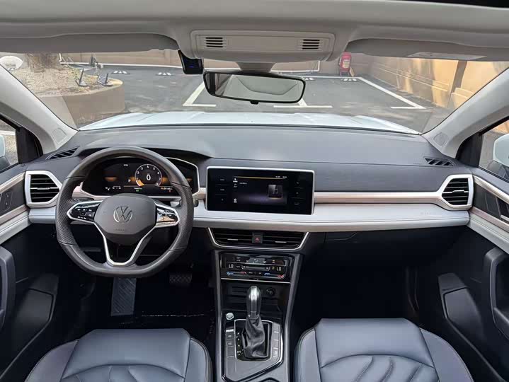 Фото 11 - Volkswagen Tharu