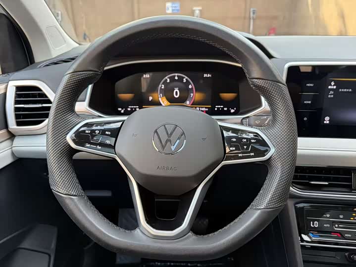 Фото 12 - Volkswagen Tharu