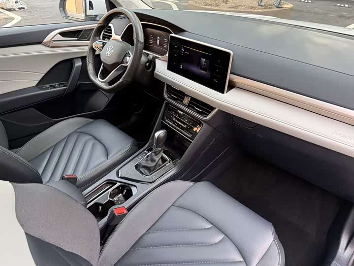 Фото 13 - Volkswagen Tharu