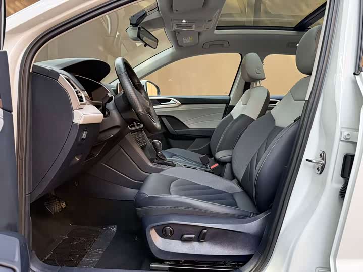 Фото 14 - Volkswagen Tharu