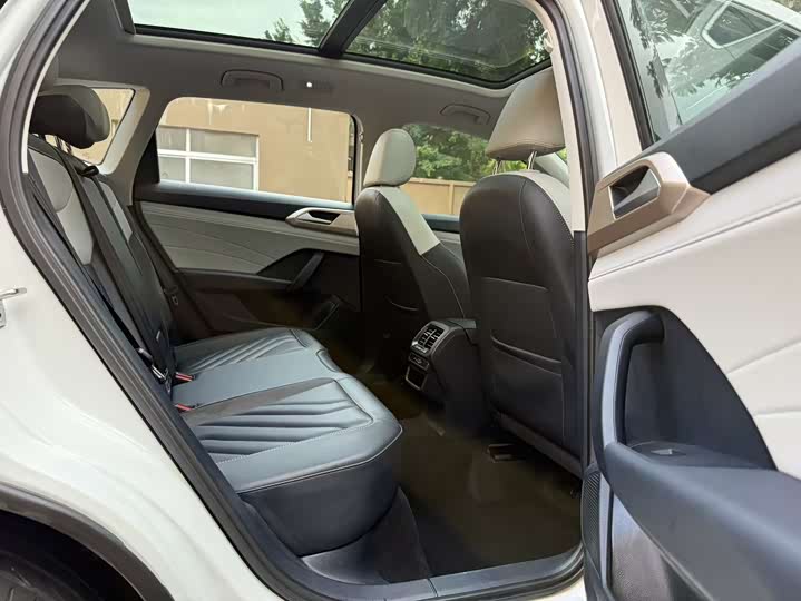 Фото 17 - Volkswagen Tharu