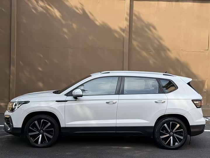 Фото 4 - Volkswagen Tharu