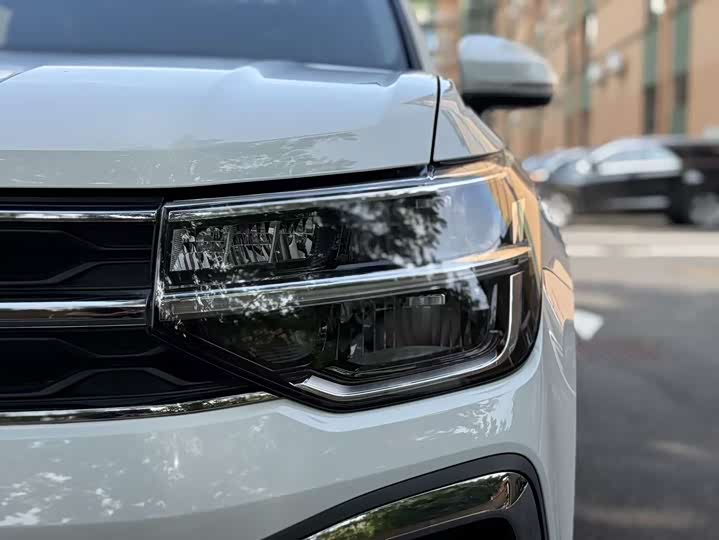 Фото 8 - Volkswagen Tharu