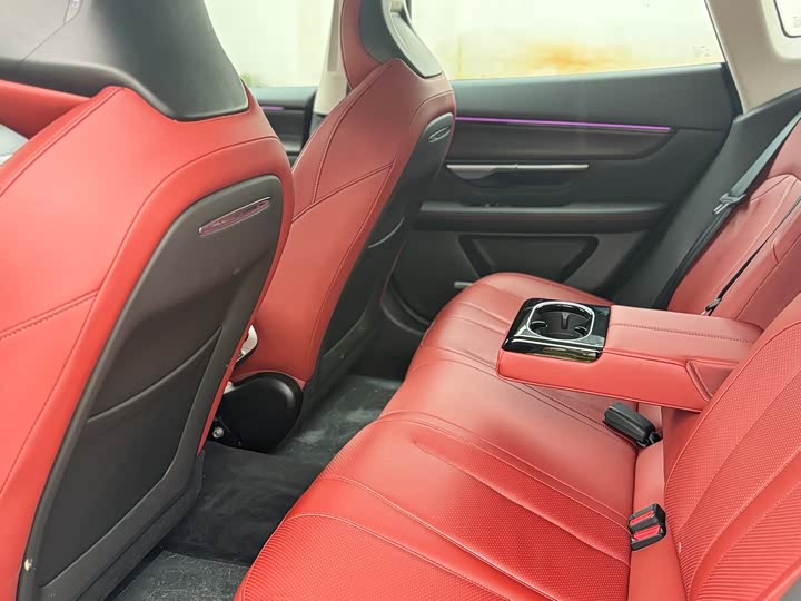 Фото 5 - XPeng P7