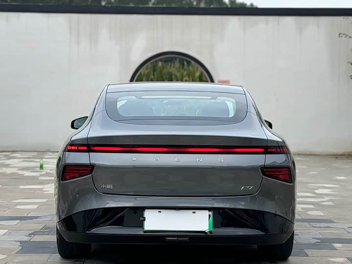 Фото 8 - XPeng P7