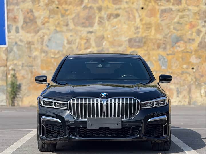 Фото 2 - BMW 7 Series