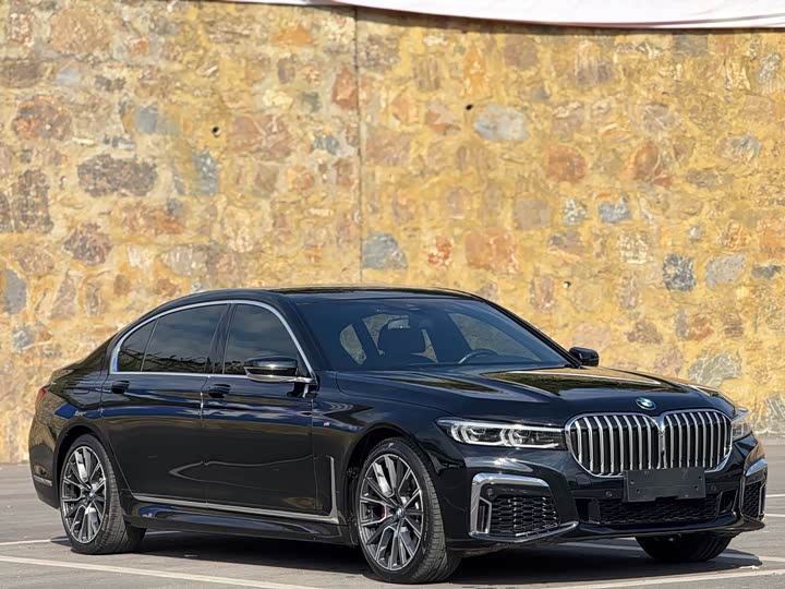 Фото 3 - BMW 7 Series