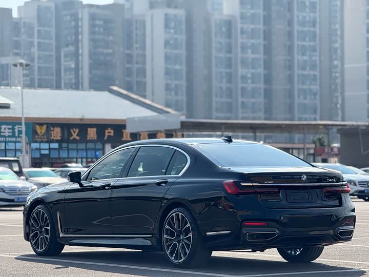 Фото 4 - BMW 7 Series