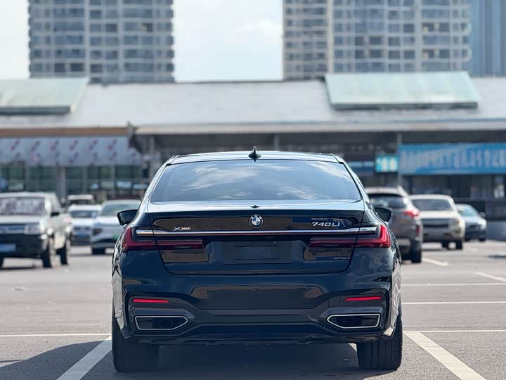 Фото 5 - BMW 7 Series