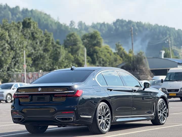 Фото 6 - BMW 7 Series