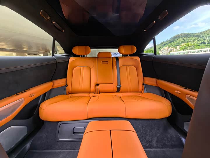 Фото 12 - Xiaomi YU7