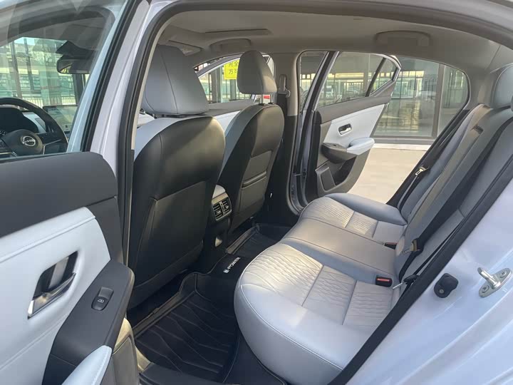 Фото 10 - Nissan Sylphy