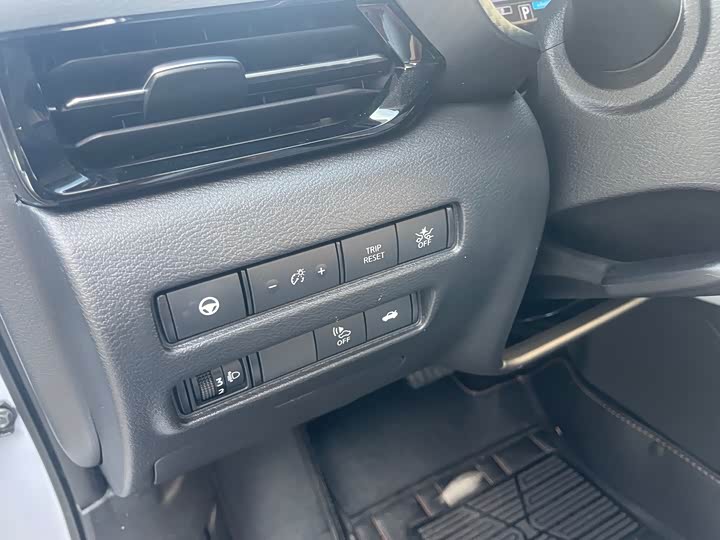 Фото 17 - Nissan Sylphy