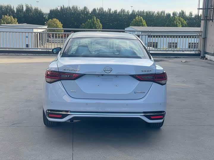 Фото 4 - Nissan Sylphy