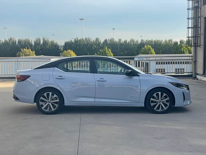 Фото 7 - Nissan Sylphy