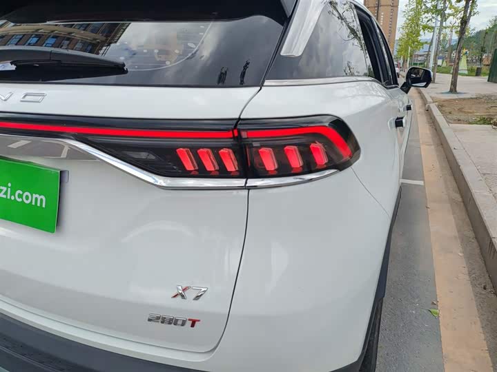 Фото 8 - Beijing X7