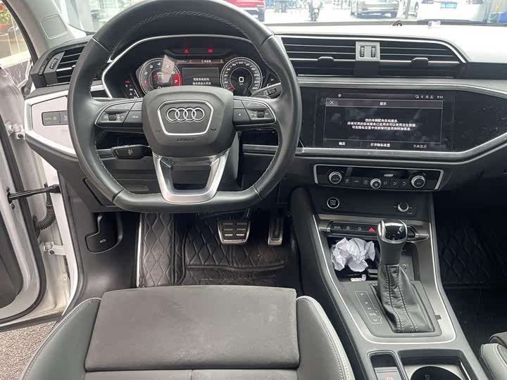 Фото 14 - Audi Q3