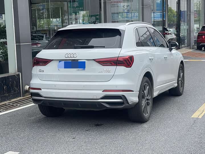 Фото 15 - Audi Q3