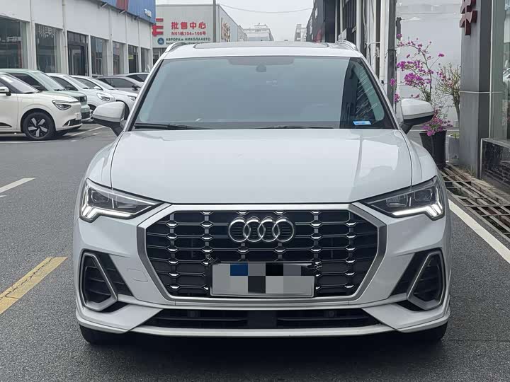 Фото 2 - Audi Q3