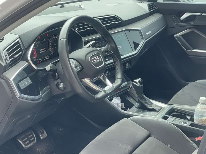 Фото 8 - Audi Q3