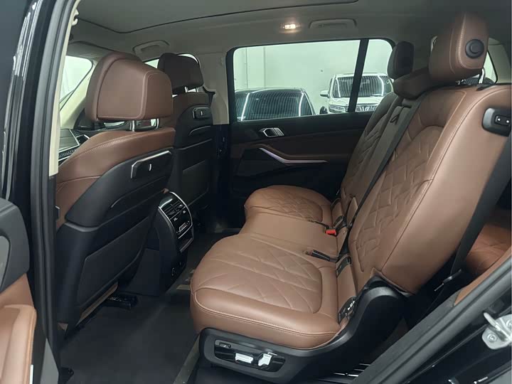 Фото 6 - BMW X7