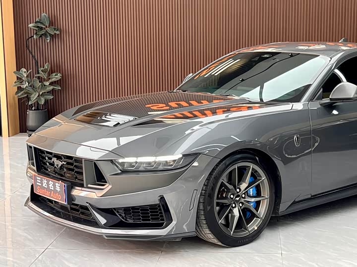 Фото 11 - Ford Mustang