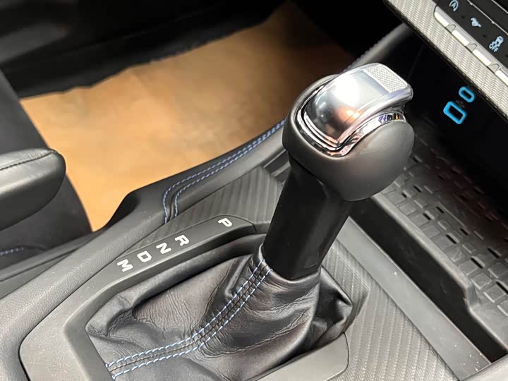 Фото 23 - Ford Mustang