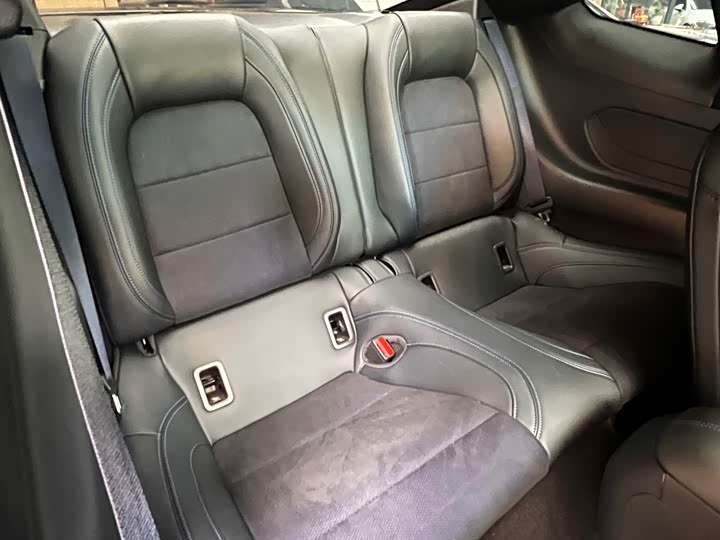 Фото 26 - Ford Mustang