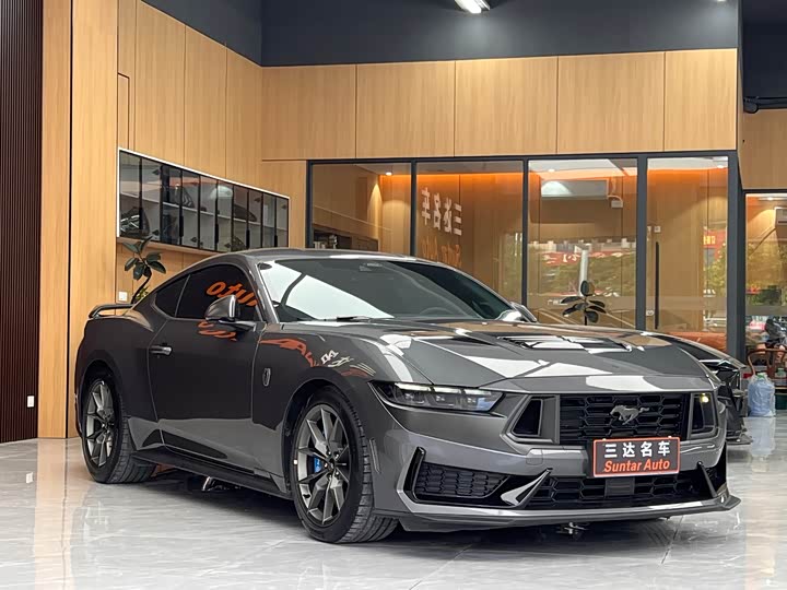 Фото 4 - Ford Mustang