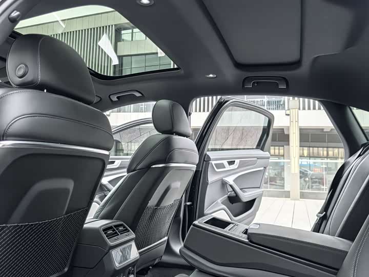 Фото 16 - Audi A6L