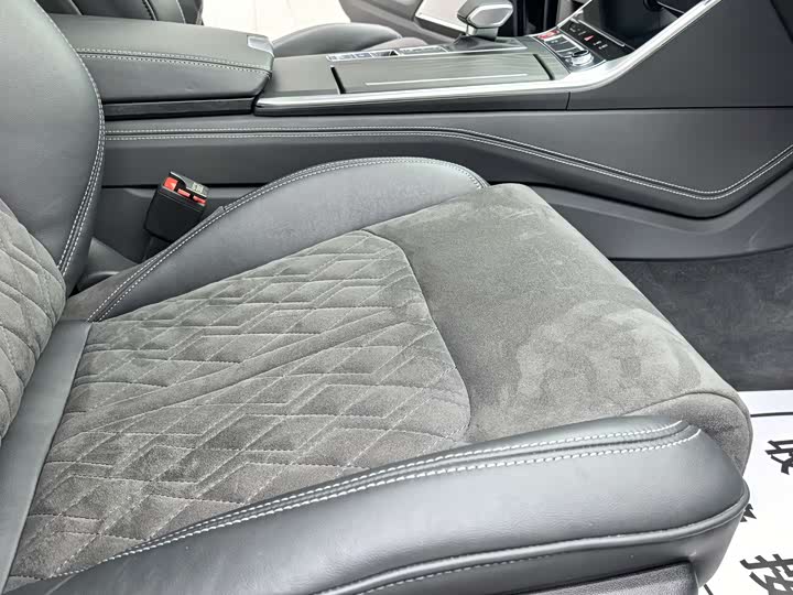 Фото 22 - Audi A6L