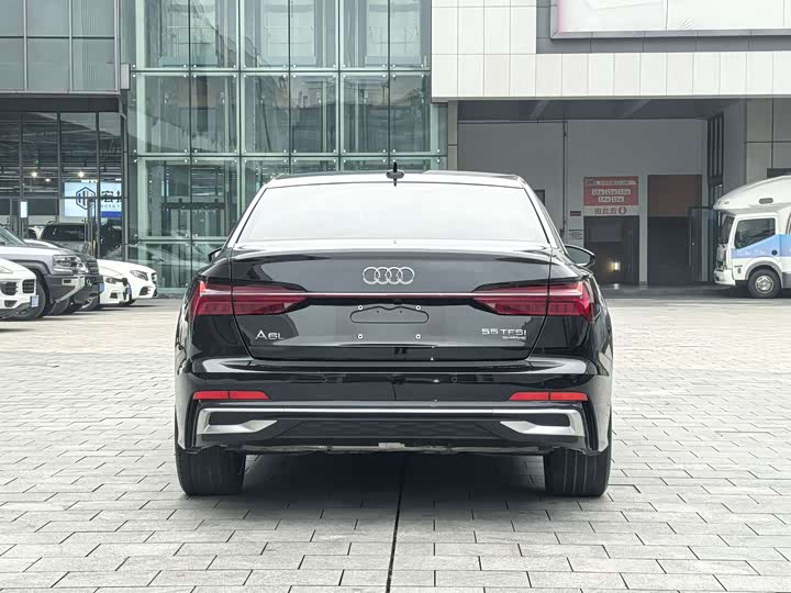 Фото 6 - Audi A6L