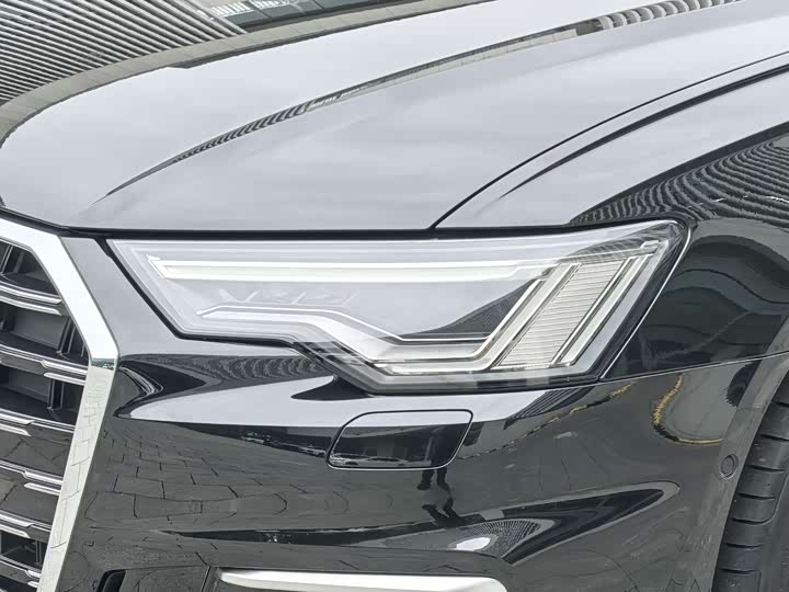 Фото 9 - Audi A6L