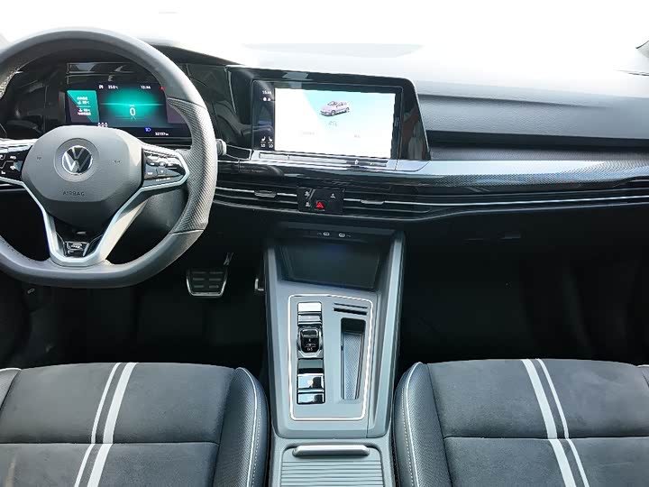 Фото 11 - Volkswagen Golf